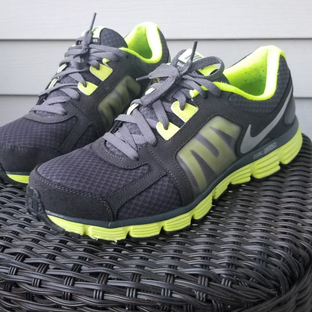 Nike Dual Fusion ST 2